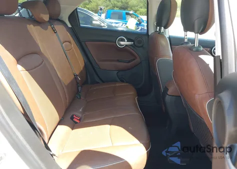 2016 Fiat 500X Lounge z USA, uszkodzony, nr VIN ZFBCFXDT7GP351081